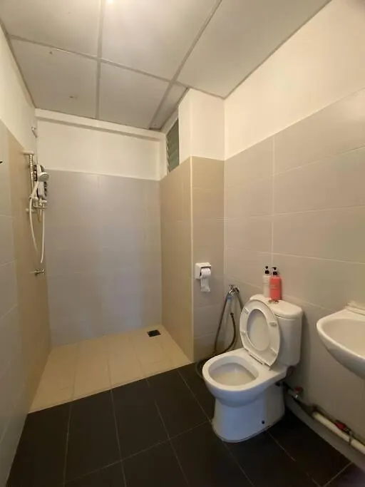 Mount Austin #Akademik Suite 3B2R 4-6Pax #Mspro Johor Bahru